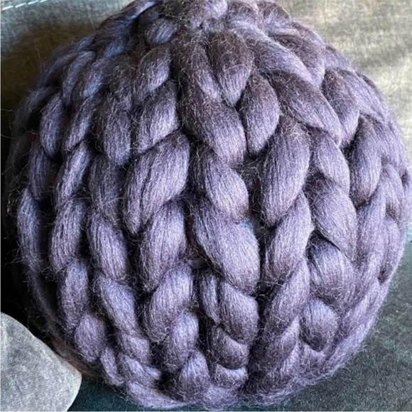 Handmade Jumbo Merino Wool Knit Accent Pillow - Picture 5 of 9